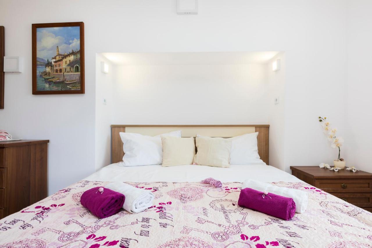 Apartmani I Soba Roberto I Mirjana Valun Εξωτερικό φωτογραφία