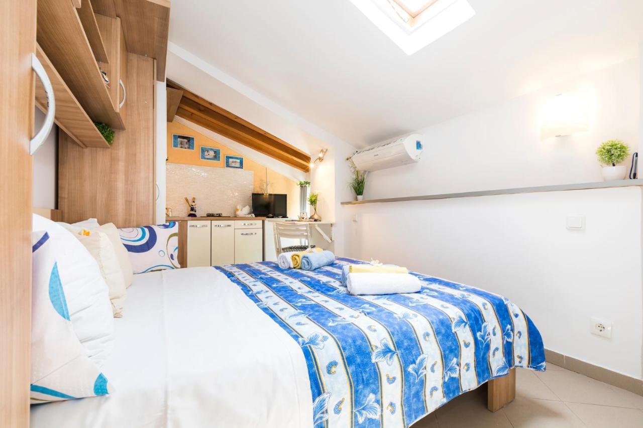Apartmani I Soba Roberto I Mirjana Valun Εξωτερικό φωτογραφία