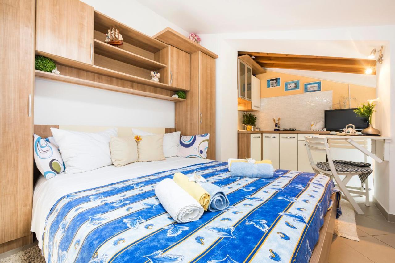 Apartmani I Soba Roberto I Mirjana Valun Εξωτερικό φωτογραφία