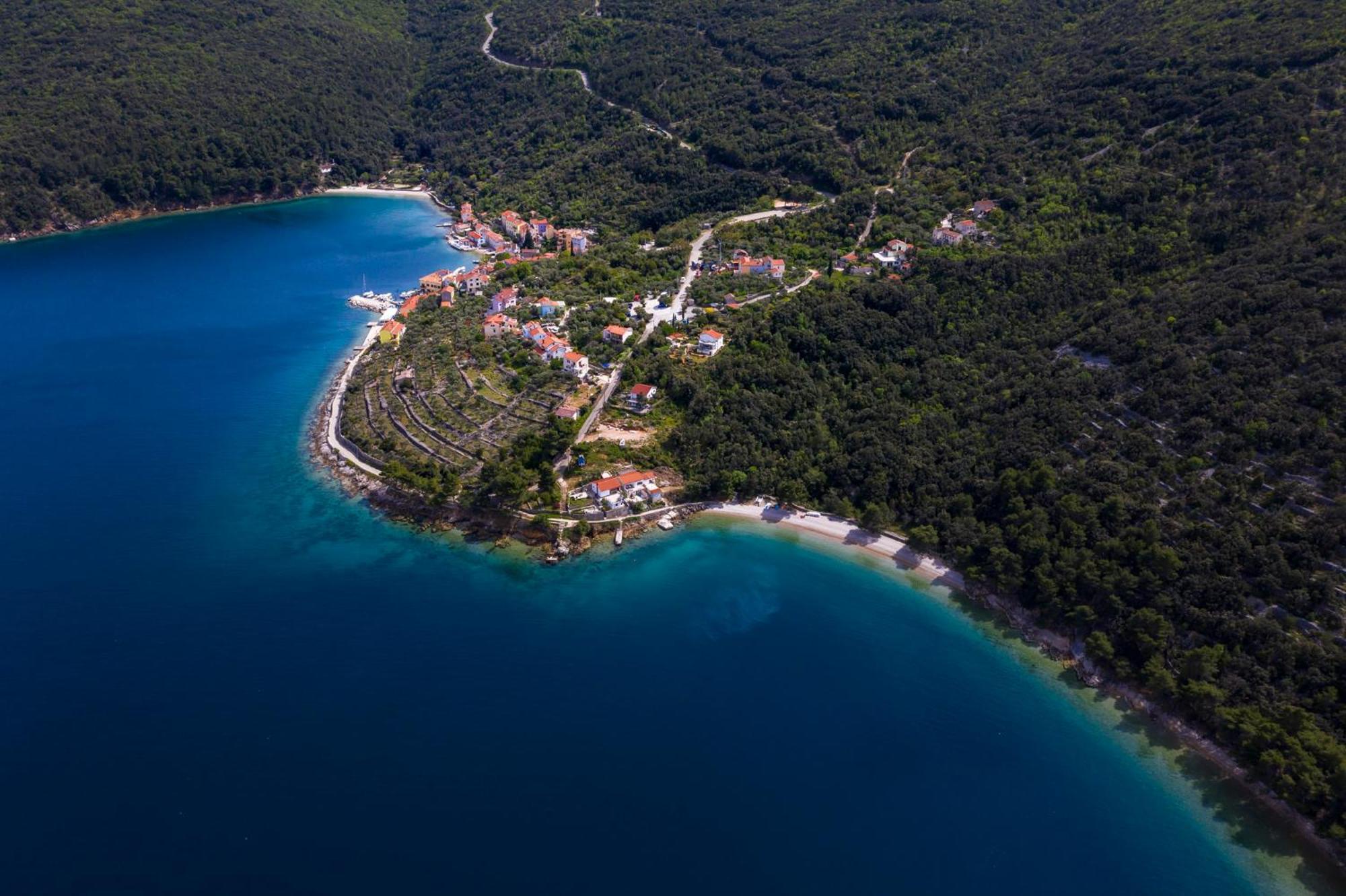 Apartmani I Soba Roberto I Mirjana Valun Εξωτερικό φωτογραφία