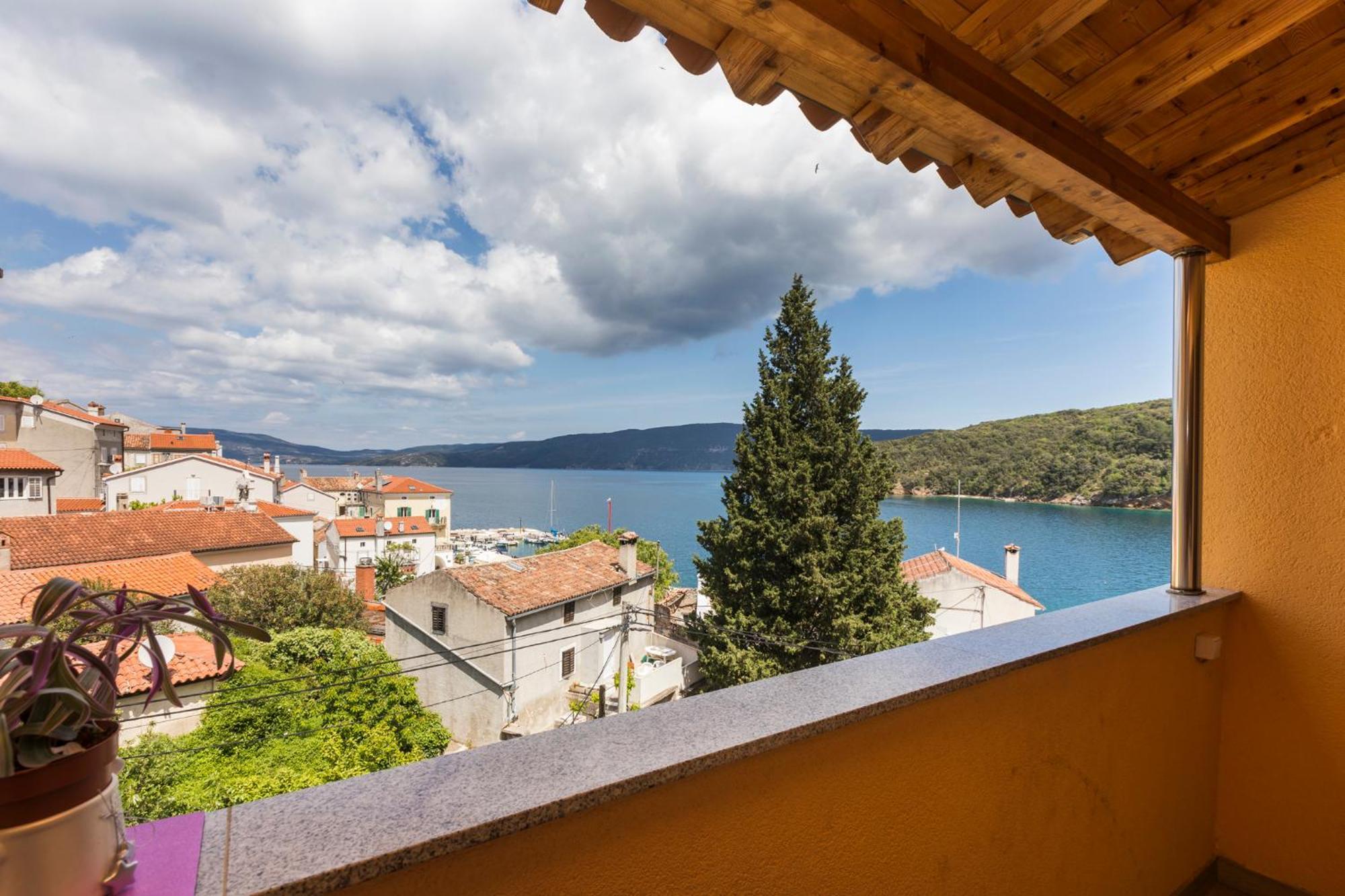 Apartmani I Soba Roberto I Mirjana Valun Εξωτερικό φωτογραφία