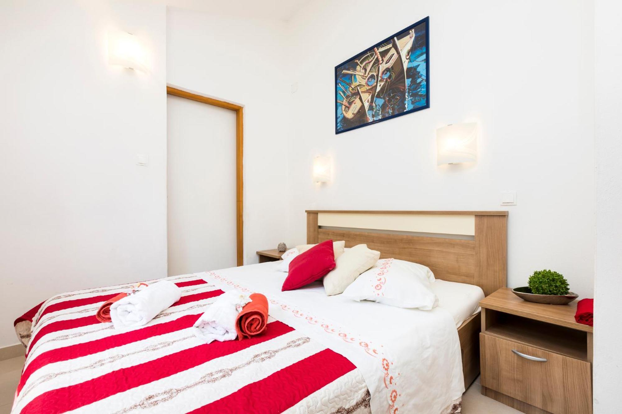 Apartmani I Soba Roberto I Mirjana Valun Εξωτερικό φωτογραφία